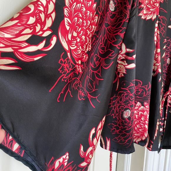 Vintage Silk Short Kimono - Picture 5 of 13